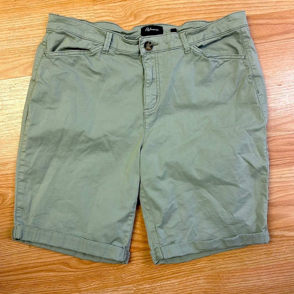 Reitmans Sage Green Bermuda Shorts 🩳💚